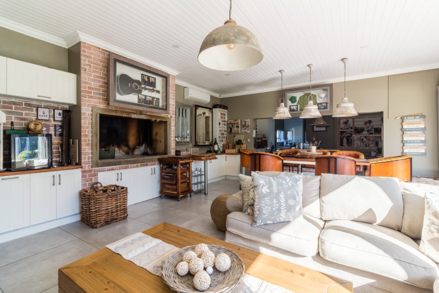 5 Bedroom Property for Sale in Num Num Cape Estate Western Cape